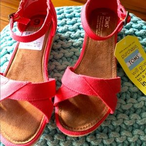 BNWT TOMS SANDALS